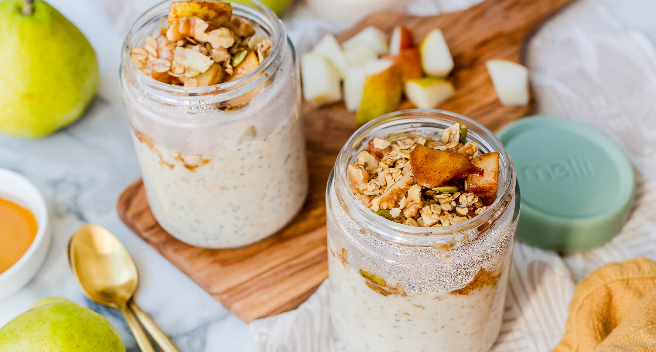 Overnight Oats With Spiced Pears 