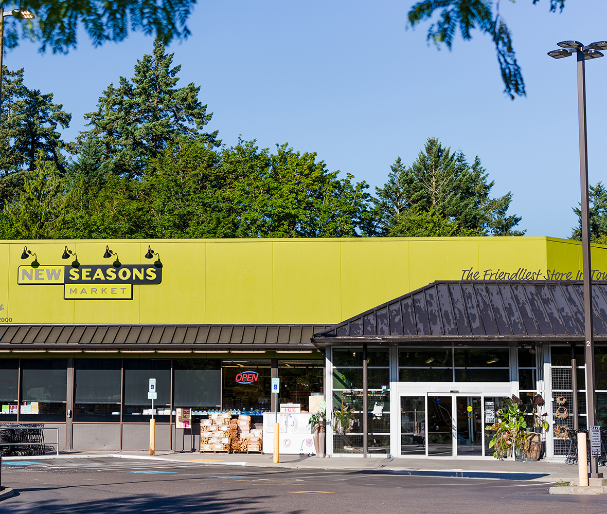 photo of Raleigh Hills New Seasons grocery store exterior