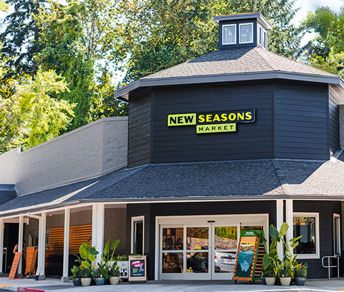 photo of Palisades New Seasons grocery store exterior