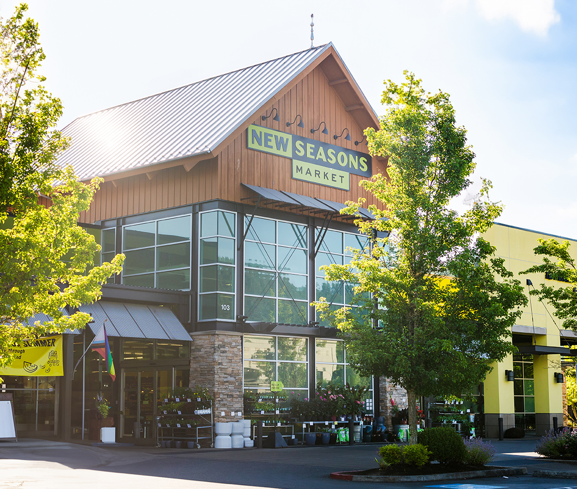 photo of Progress Ridge New Seasons grocery store exterior